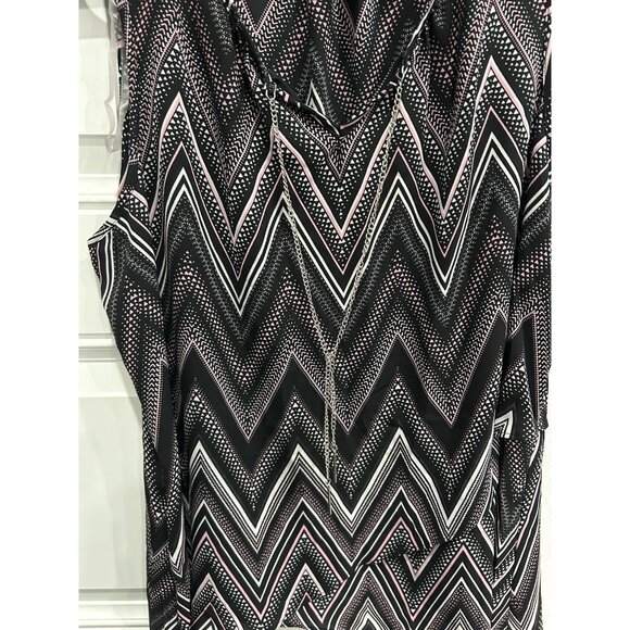 New Directions Black Pink Chevron Sleeveless Asymmetrical Hem Tank Top Sz Large - Picture 4 of 9